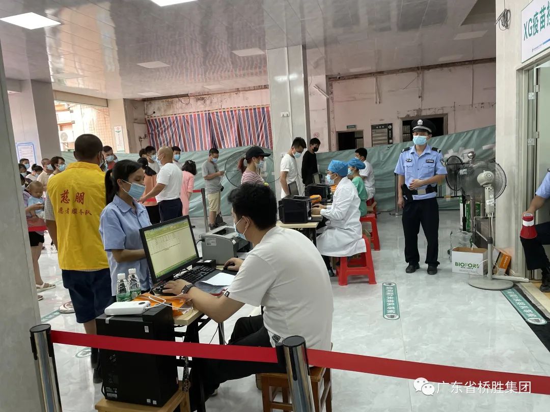 尊敬的最美逆行者，你們辛苦了！——市勞模協(xié)會(huì)、廣東省橋勝集團(tuán)慰問區(qū)一線醫(yī)務(wù)人員 
